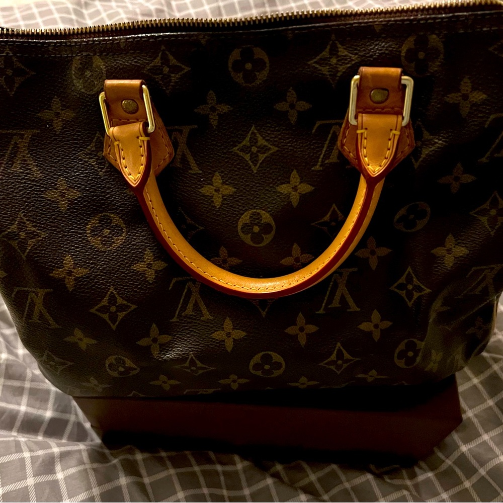 Authentic Louis Vuitton Speedy 30